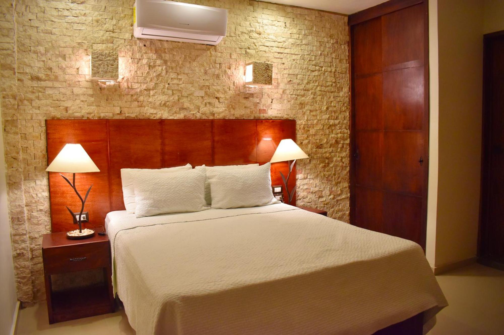 El Zaguan Colonial By Guruhotel วัลลาโดลิด ภายนอก รูปภาพ