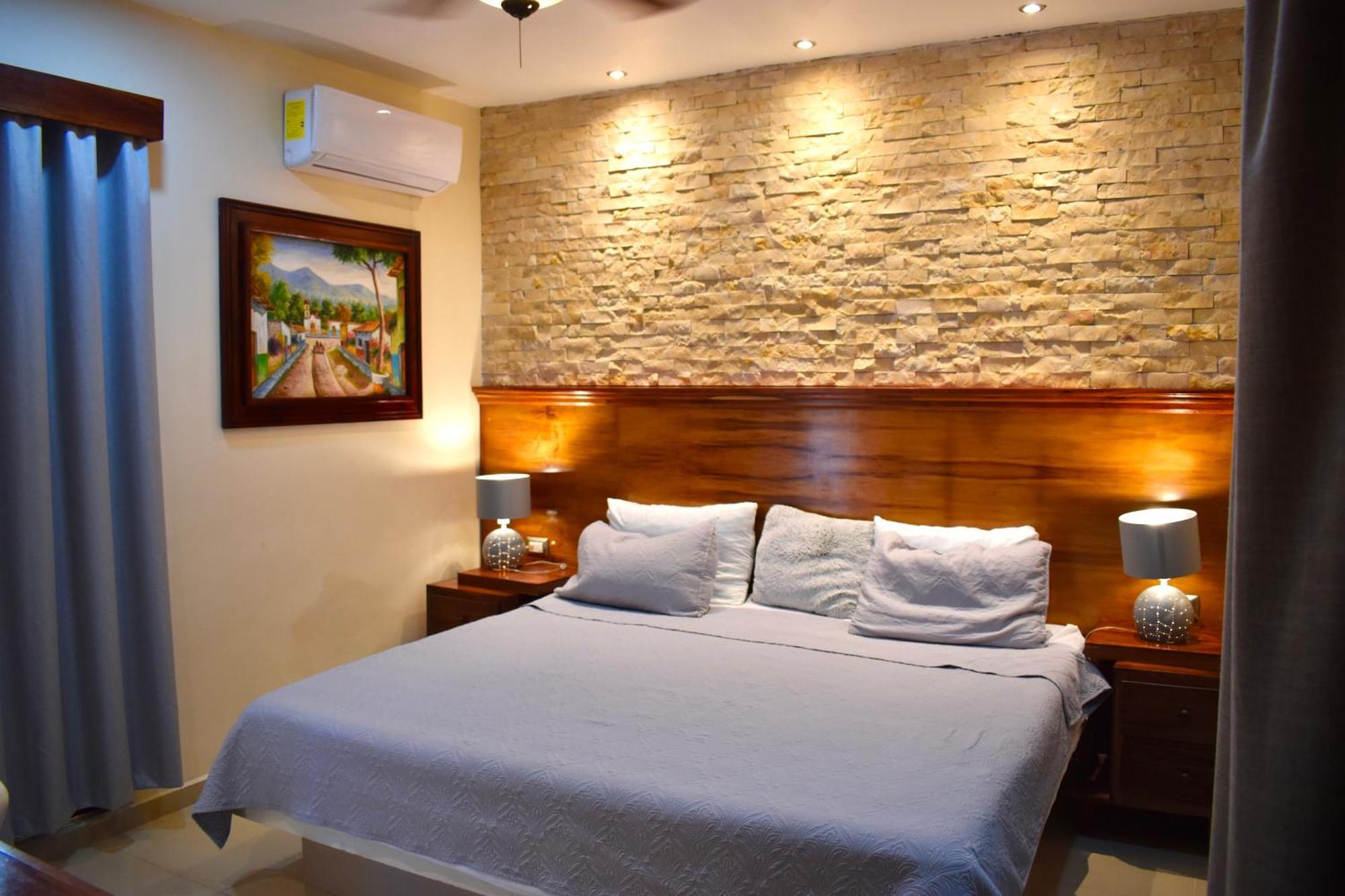 El Zaguan Colonial By Guruhotel วัลลาโดลิด ภายนอก รูปภาพ