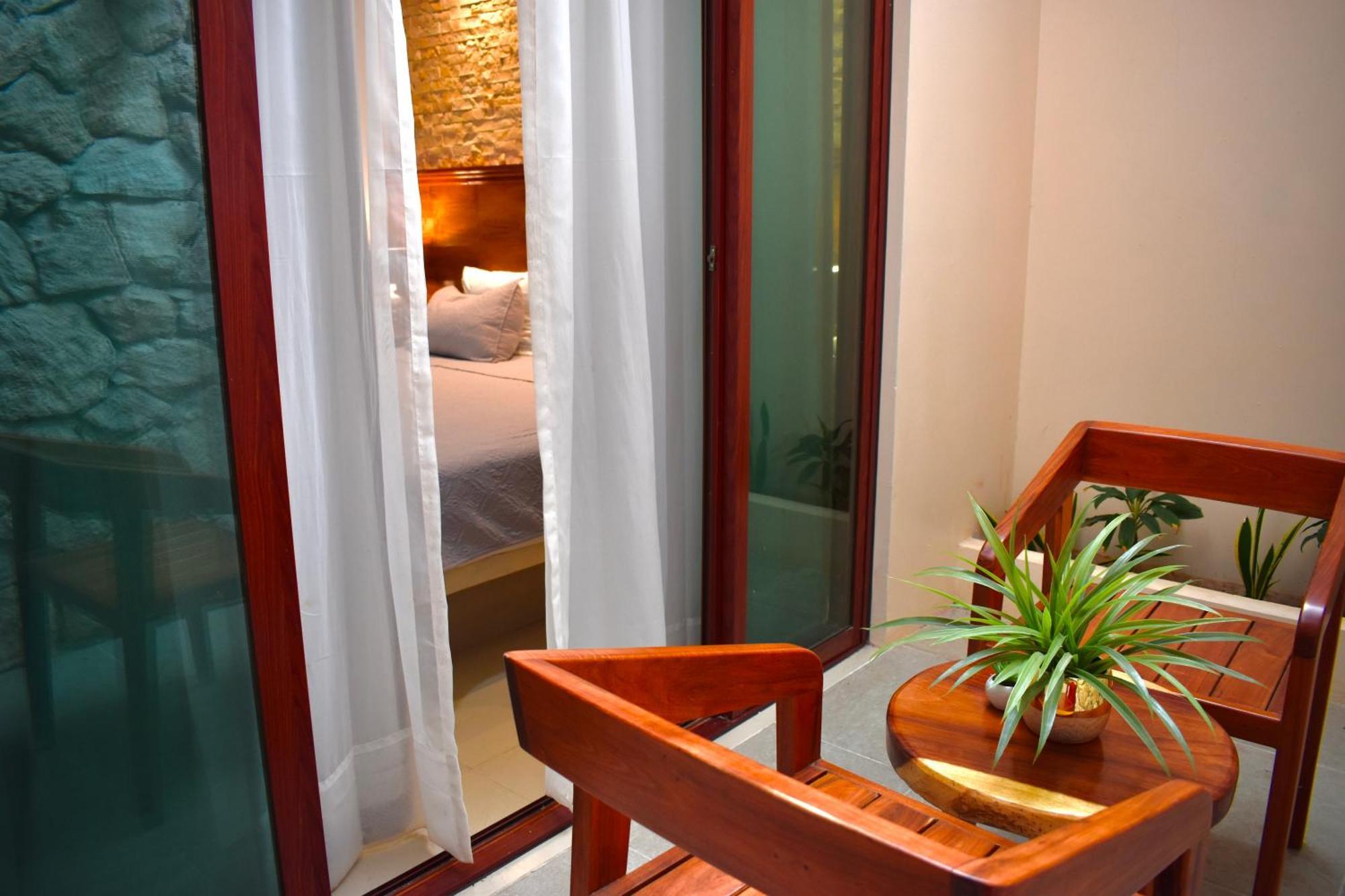 El Zaguan Colonial By Guruhotel วัลลาโดลิด ภายนอก รูปภาพ