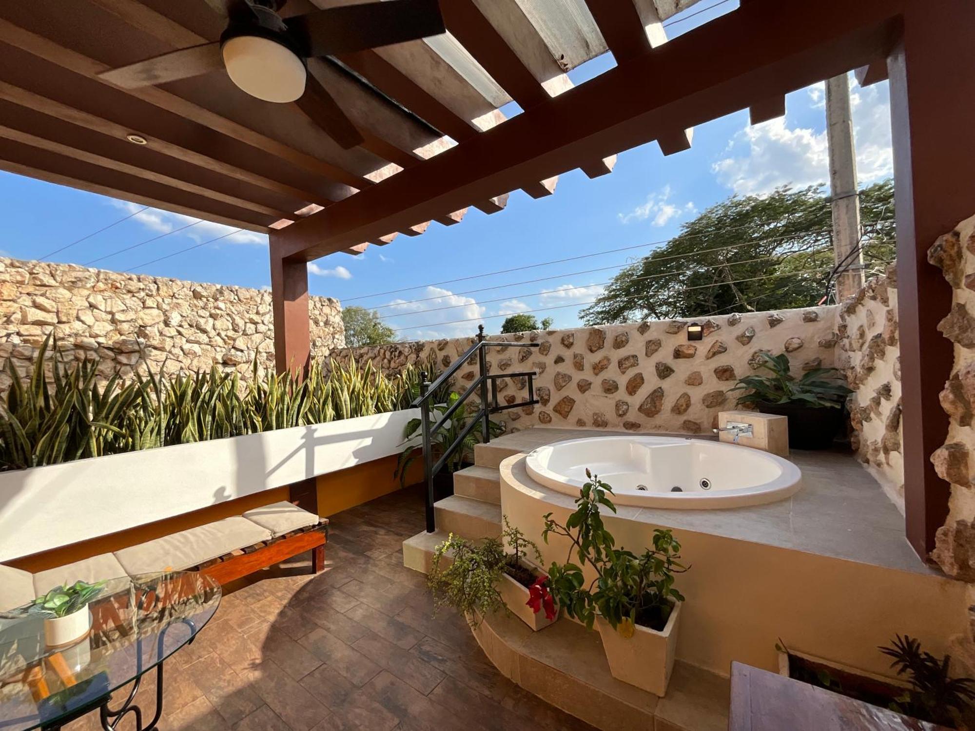El Zaguan Colonial By Guruhotel วัลลาโดลิด ภายนอก รูปภาพ