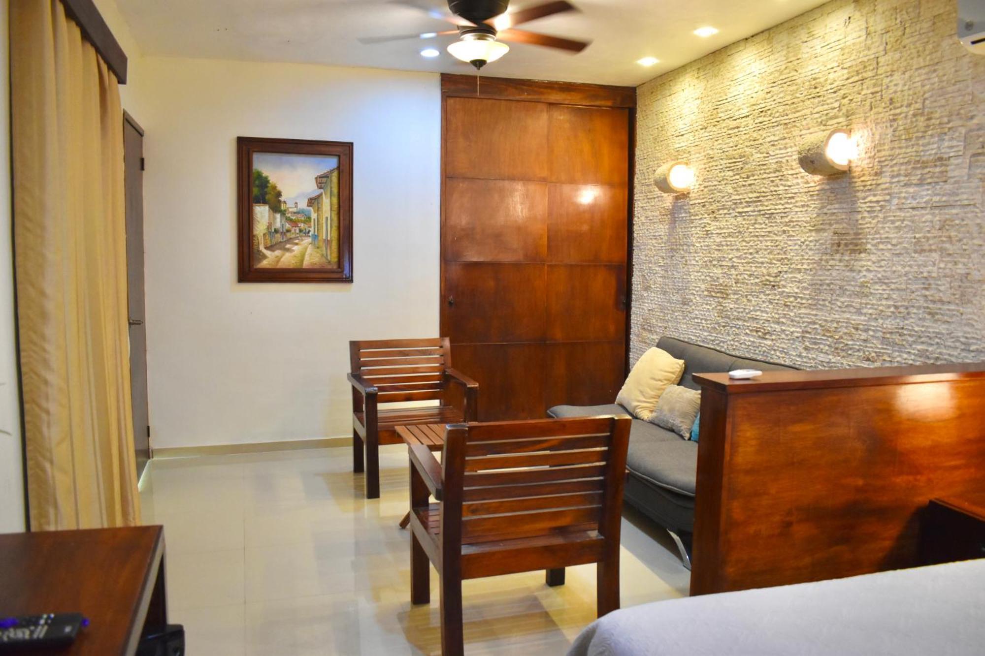 El Zaguan Colonial By Guruhotel วัลลาโดลิด ภายนอก รูปภาพ