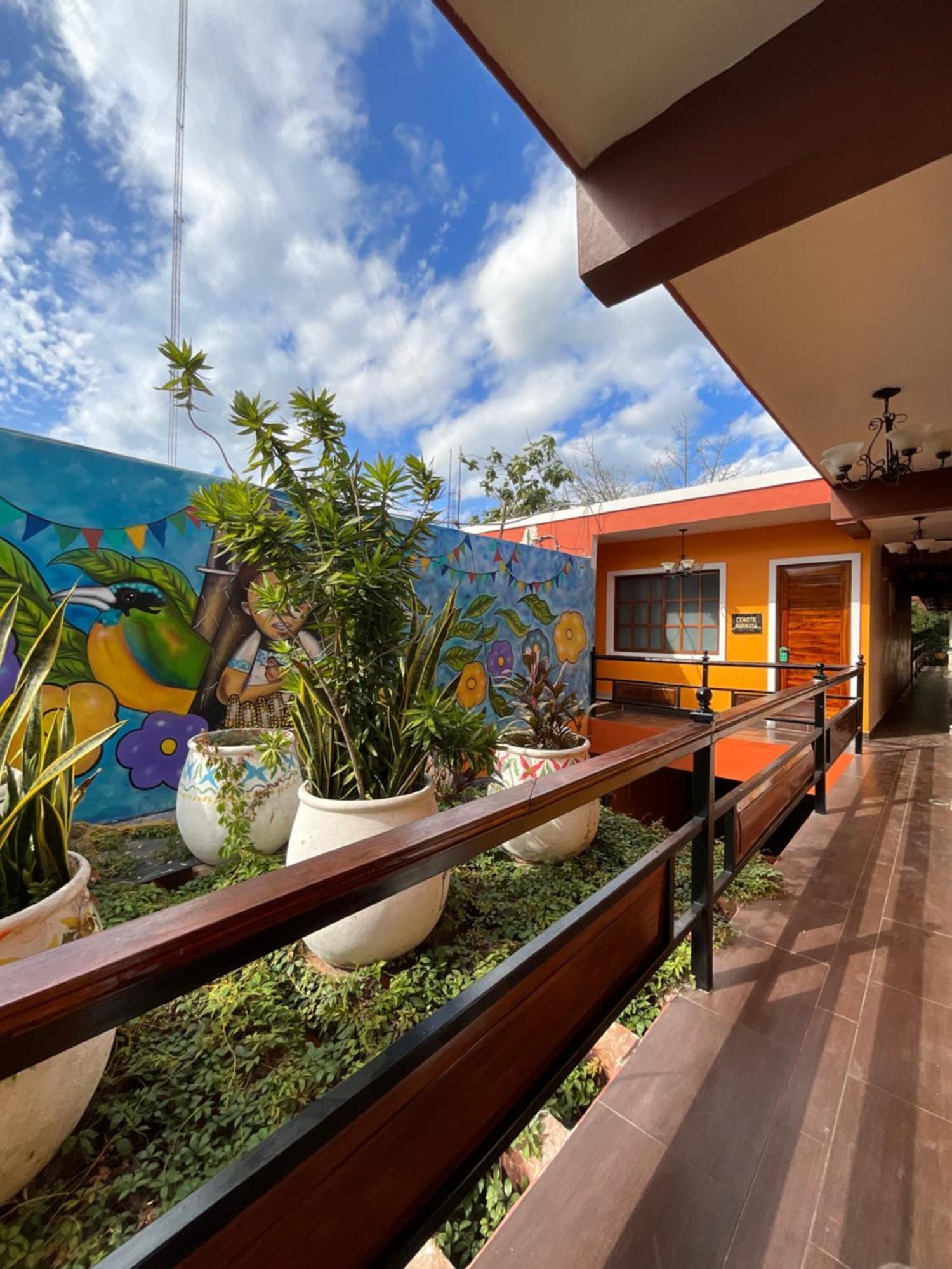 El Zaguan Colonial By Guruhotel วัลลาโดลิด ภายนอก รูปภาพ