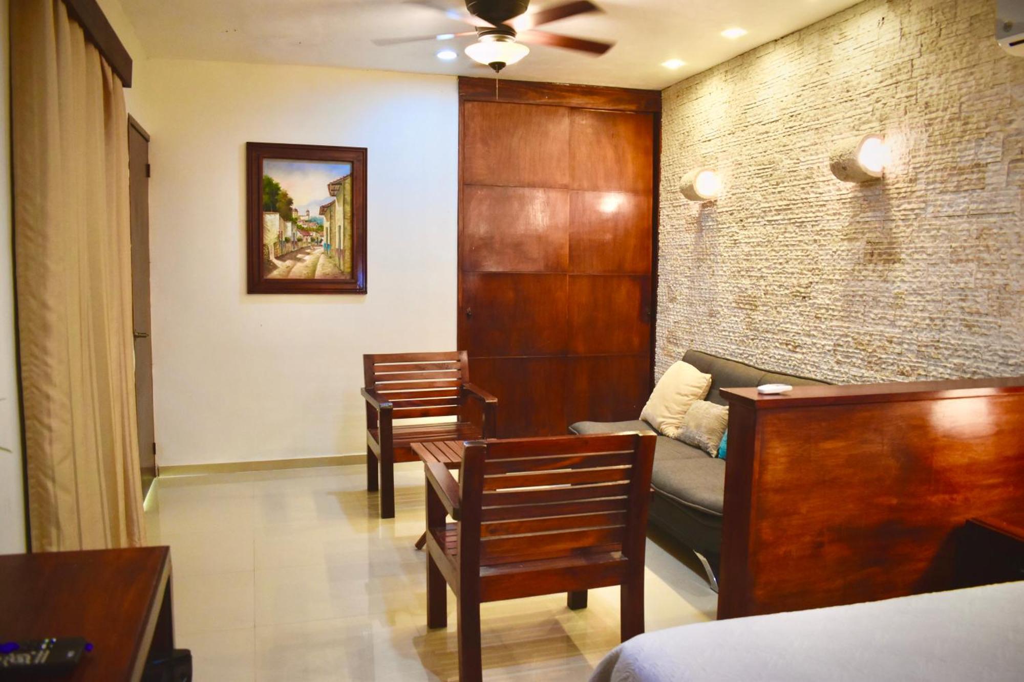 El Zaguan Colonial By Guruhotel วัลลาโดลิด ภายนอก รูปภาพ