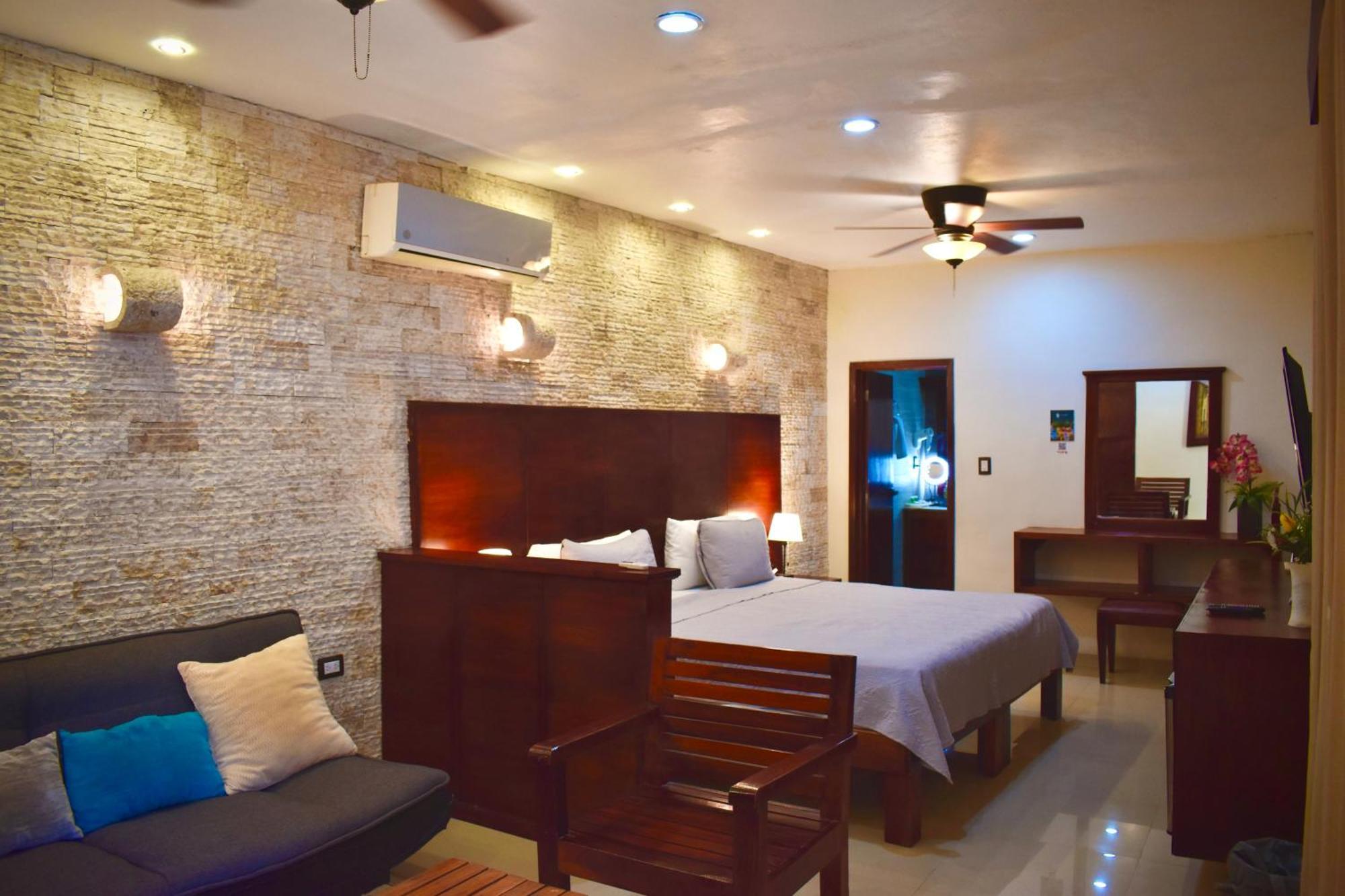 El Zaguan Colonial By Guruhotel วัลลาโดลิด ภายนอก รูปภาพ