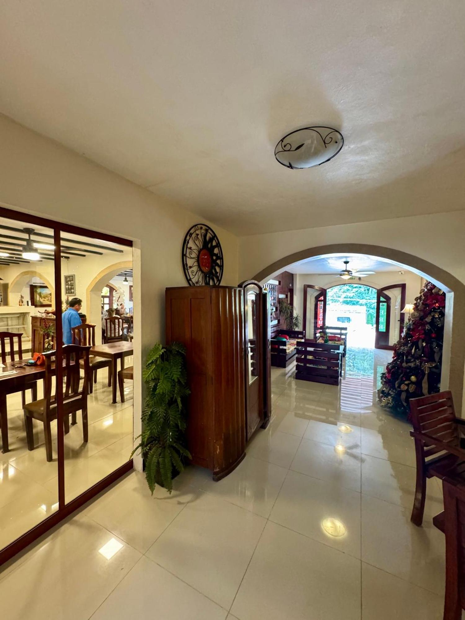 El Zaguan Colonial By Guruhotel วัลลาโดลิด ภายนอก รูปภาพ