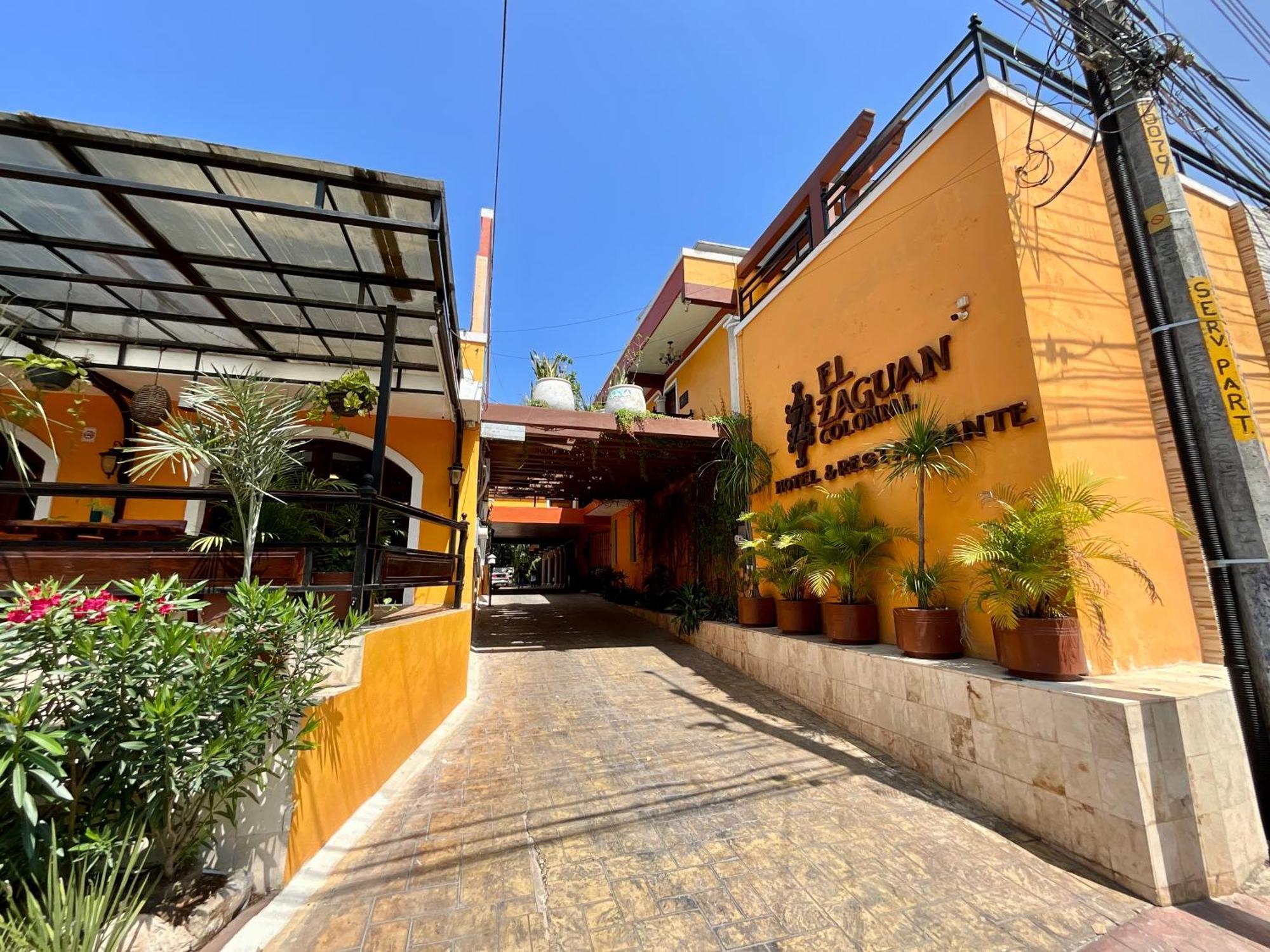 El Zaguan Colonial By Guruhotel วัลลาโดลิด ภายนอก รูปภาพ