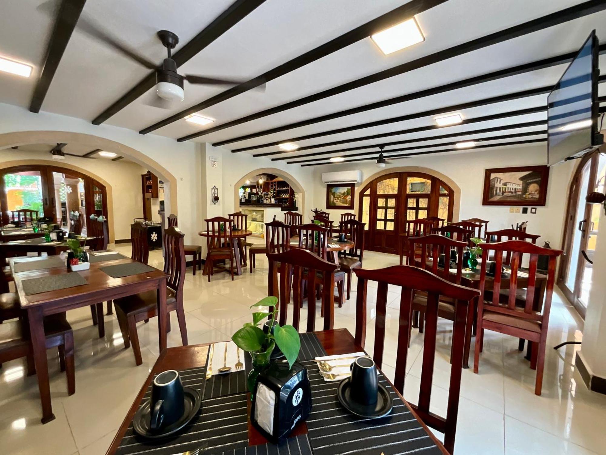 El Zaguan Colonial By Guruhotel วัลลาโดลิด ภายนอก รูปภาพ