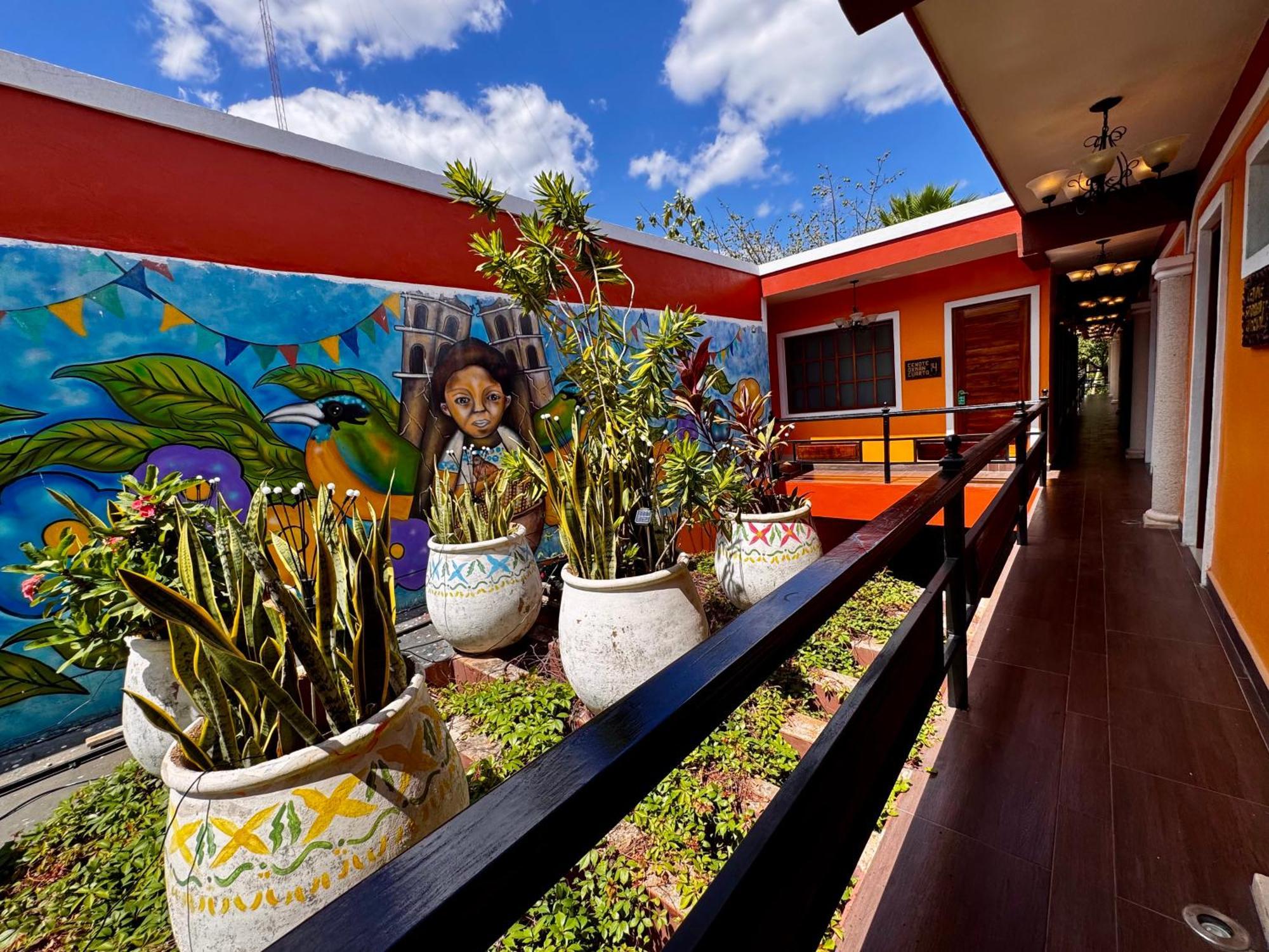 El Zaguan Colonial By Guruhotel วัลลาโดลิด ภายนอก รูปภาพ
