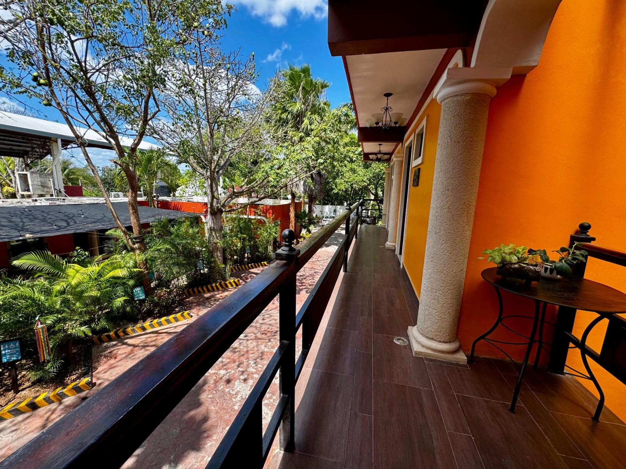 El Zaguan Colonial By Guruhotel วัลลาโดลิด ภายนอก รูปภาพ